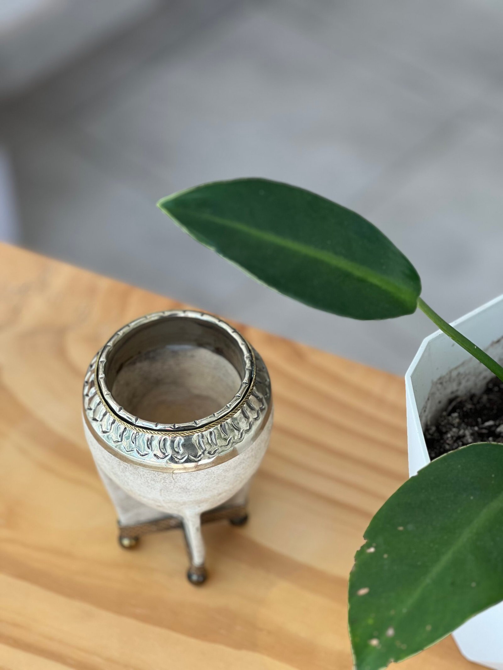 Torpedo de cuero crudo con base de alpaca - Imagen 2