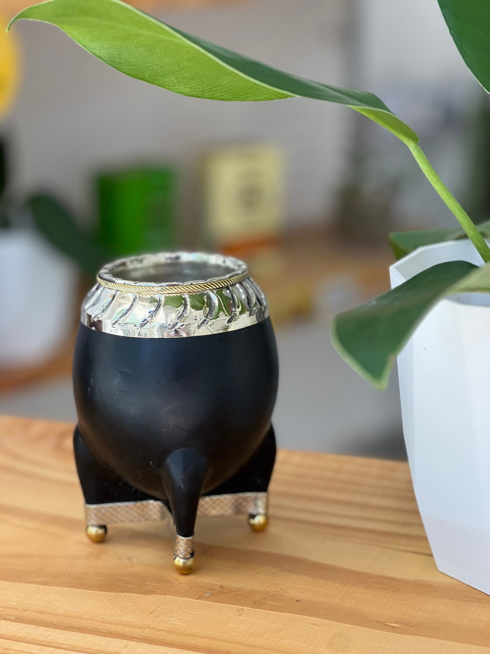 Torpedo cuero liso con base de alpaca