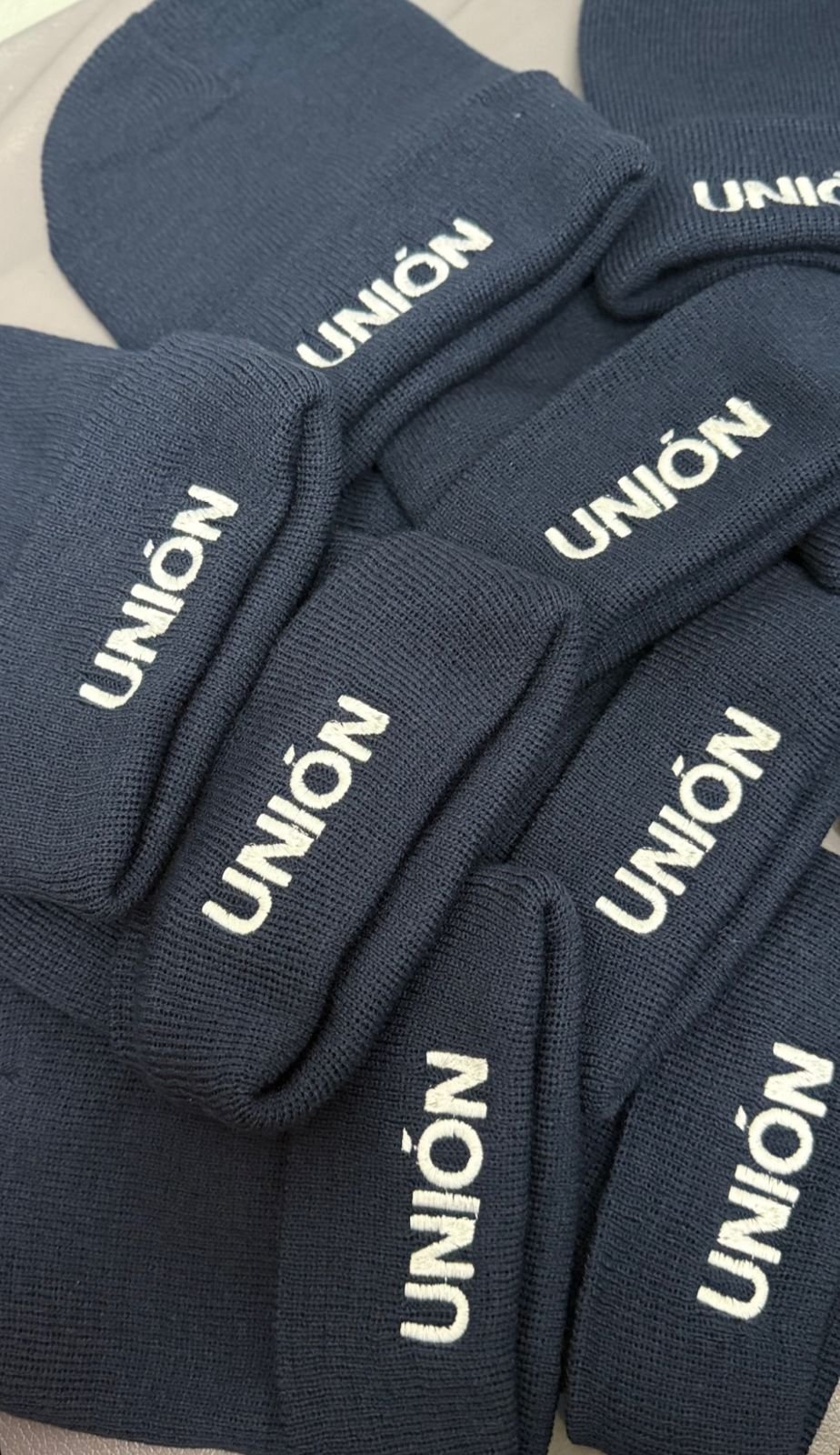 GORRA DE LANA BORDADA